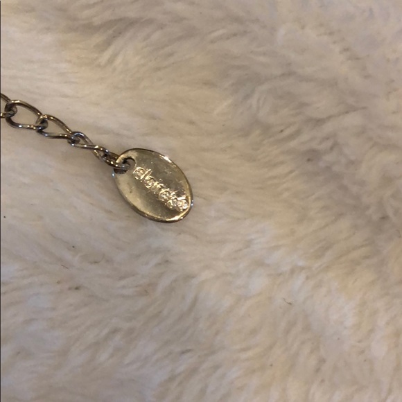 Free when Bundled w/ $15+ Claire’s Necklace - Picture 4 of 4